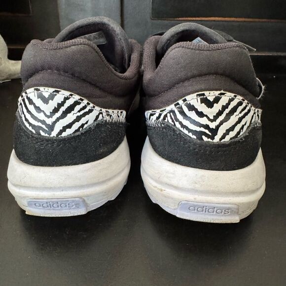 Adidas sneakers  - Picture 4 of 5